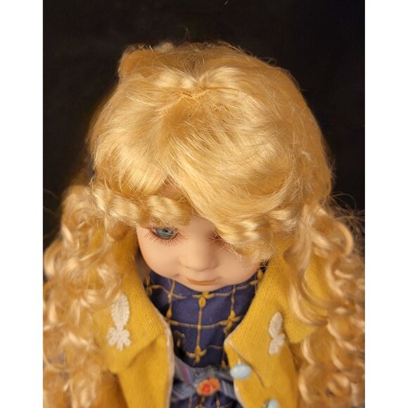 Vintage Debbie by Visconti Porcelain Doll from the Debbie Doll Collection - Picture 13 of 16